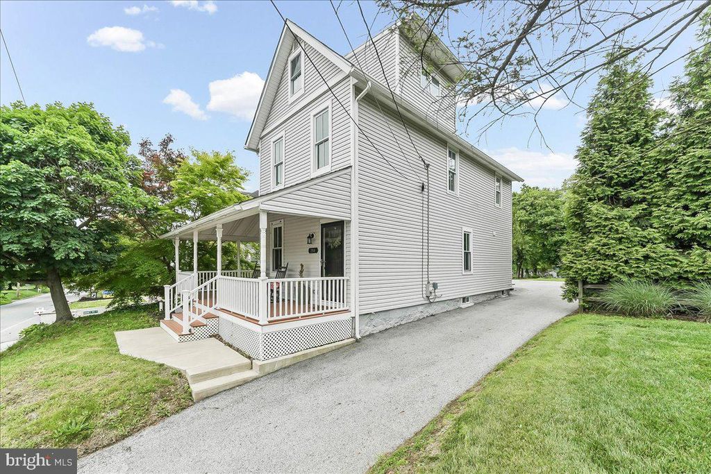 Photo of 204 S Pennell Road, MEDIA, PA 19063 (MLS # PADE2116370)
