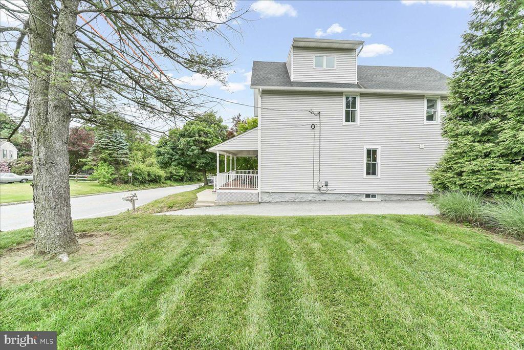Photo of 204 S Pennell Road, MEDIA, PA 19063 (MLS # PADE2116370)