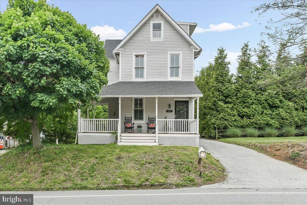 Photo of 204 S Pennell Road, MEDIA, PA 19063 (MLS # PADE2116370)
