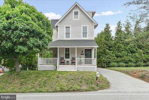 Photo of 204 S Pennell Road, MEDIA, PA 19063 (MLS # PADE2116370)