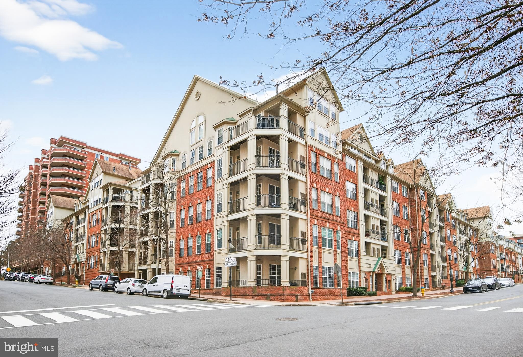 COURTHOUSE HILL - Residential