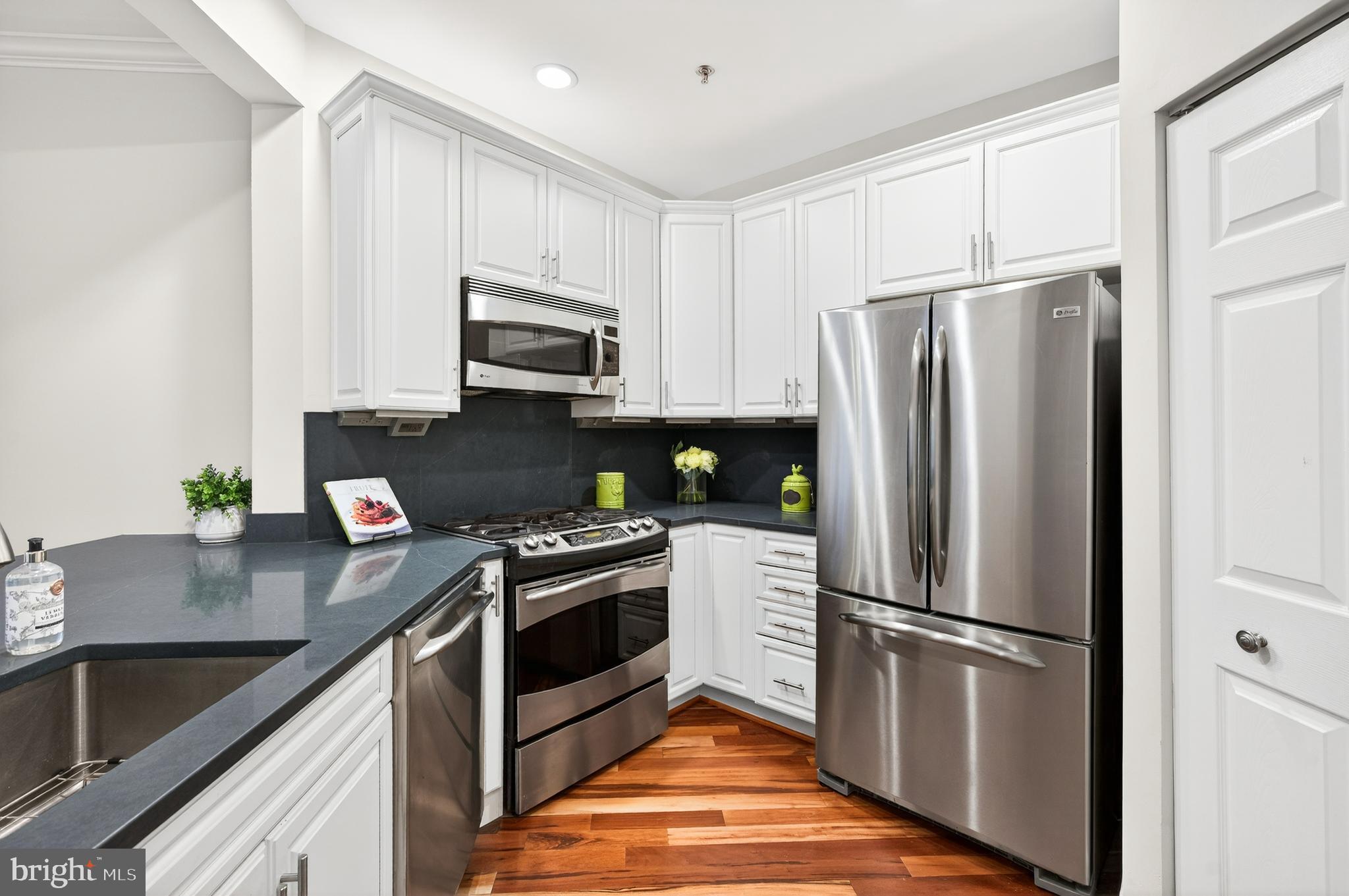 1320 N WAYNE STREET 102