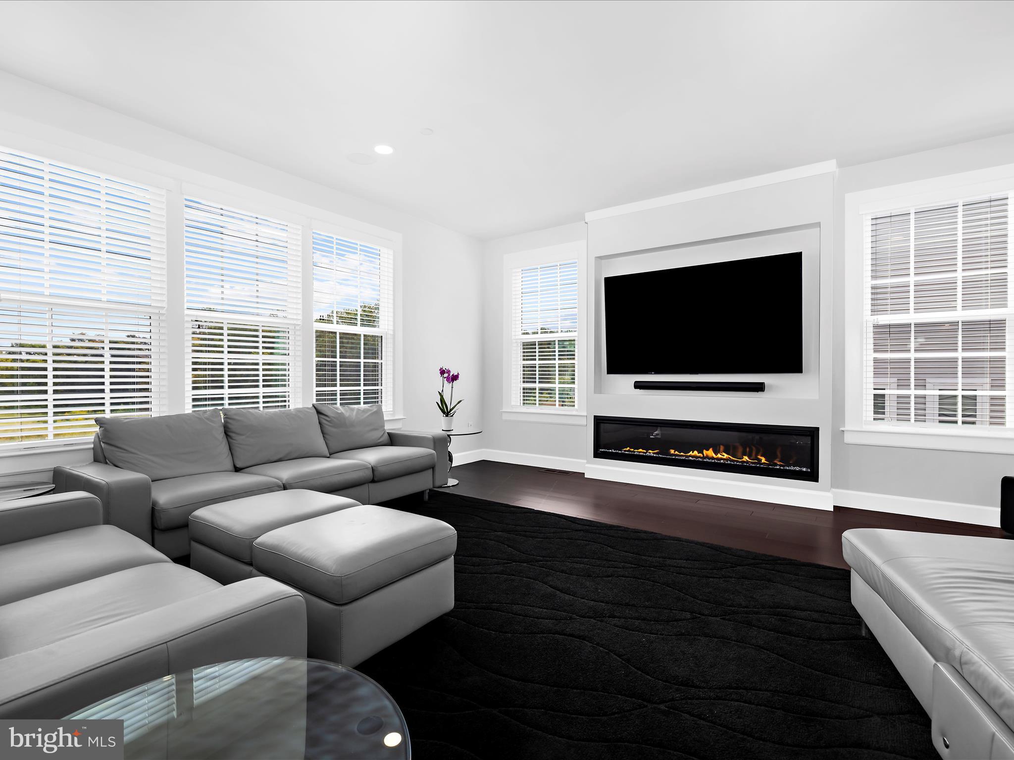 MAPLE LAWN SOUTH - Residential