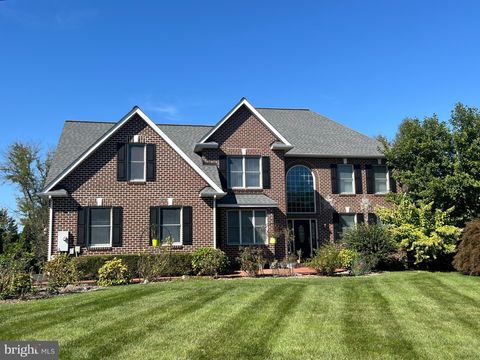 3325 MUIRFIELD DRIVE CHAMBERSBURG PA 17202