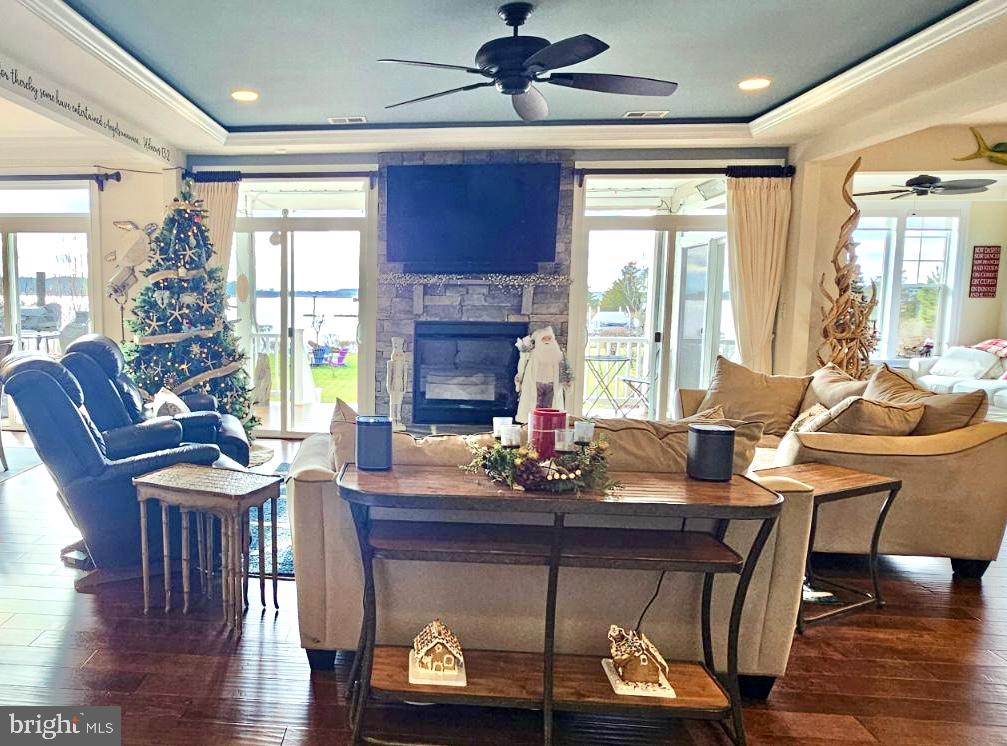 OSPREY POINTE - Residential