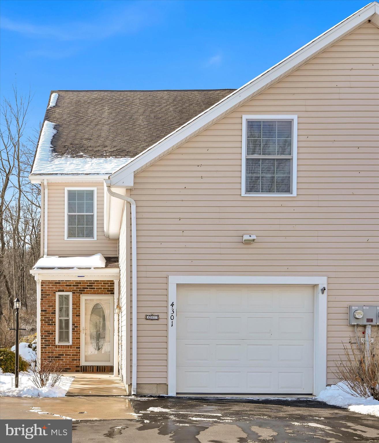 4301 BROOKSIDE COURT