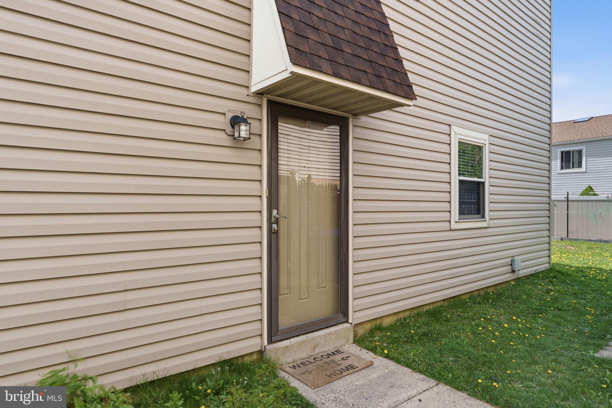 10222 DEDAKER STREET