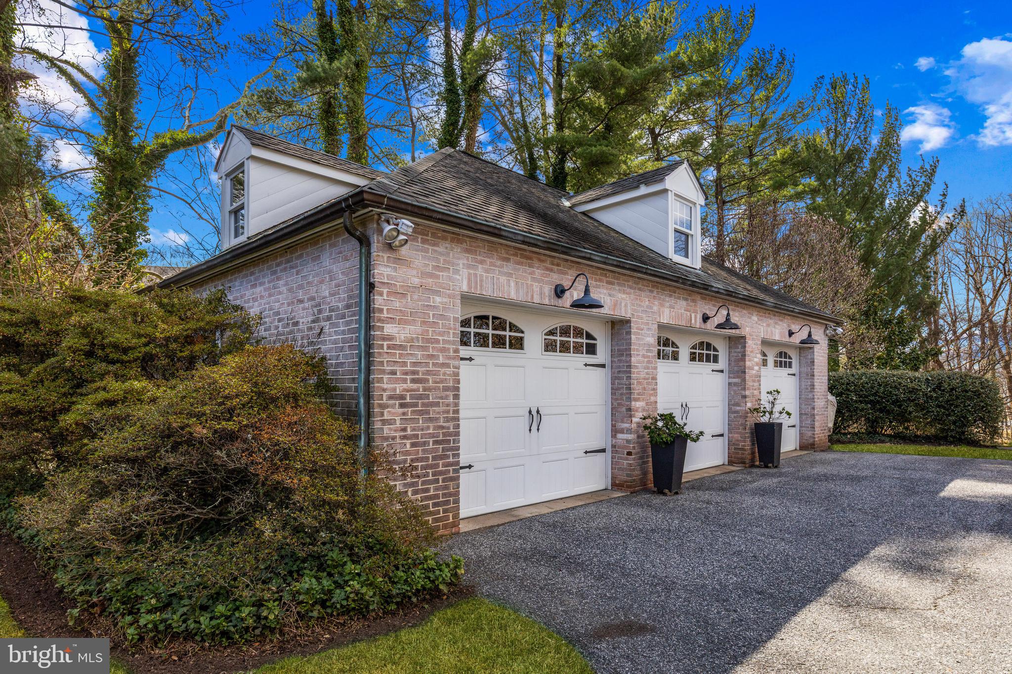 HOMELAND HISTORIC DISTRICT - Residential