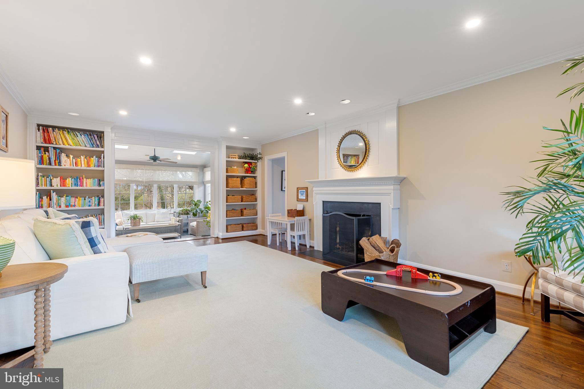 HOMELAND HISTORIC DISTRICT - Residential