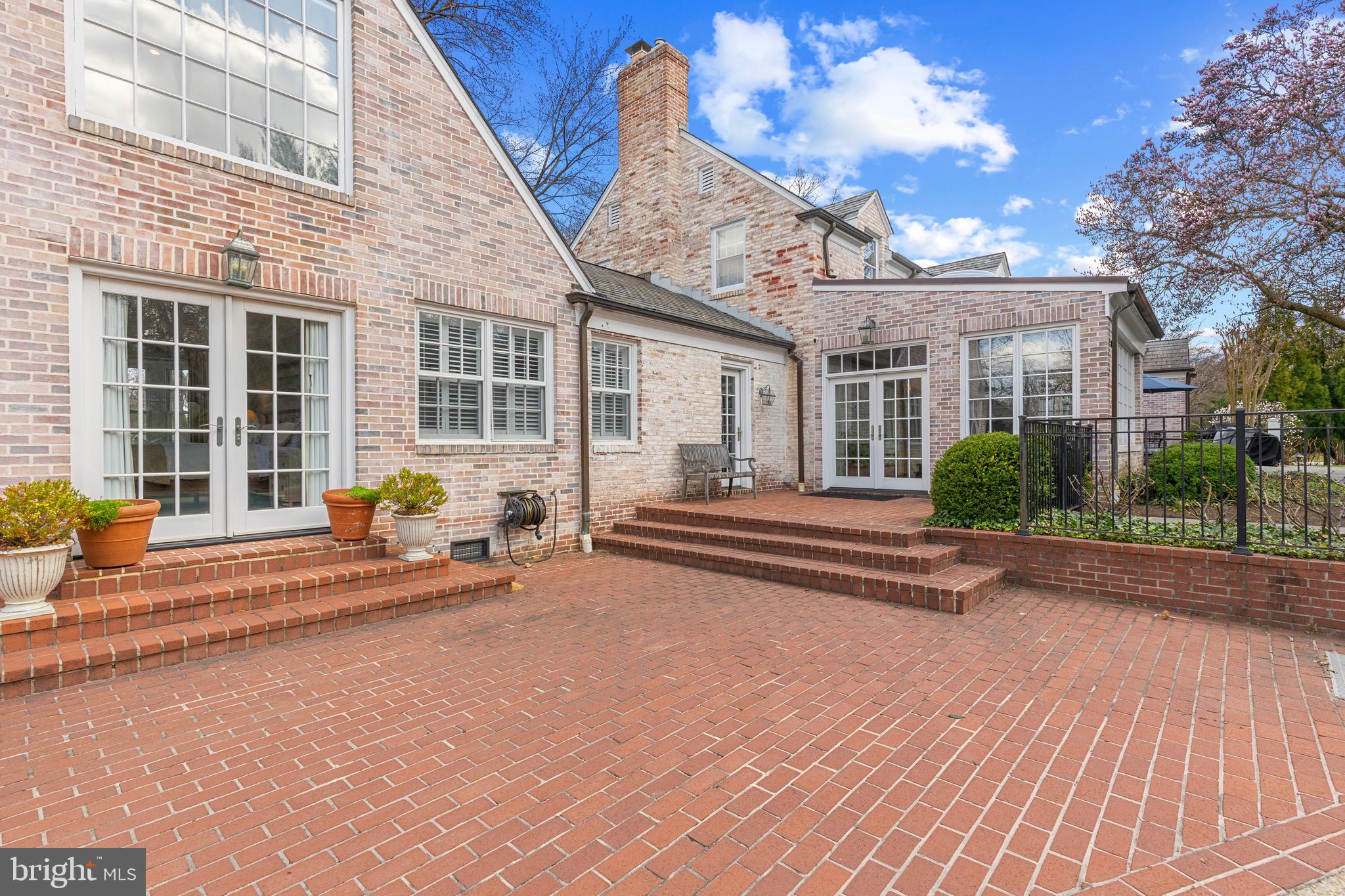 HOMELAND HISTORIC DISTRICT - Residential