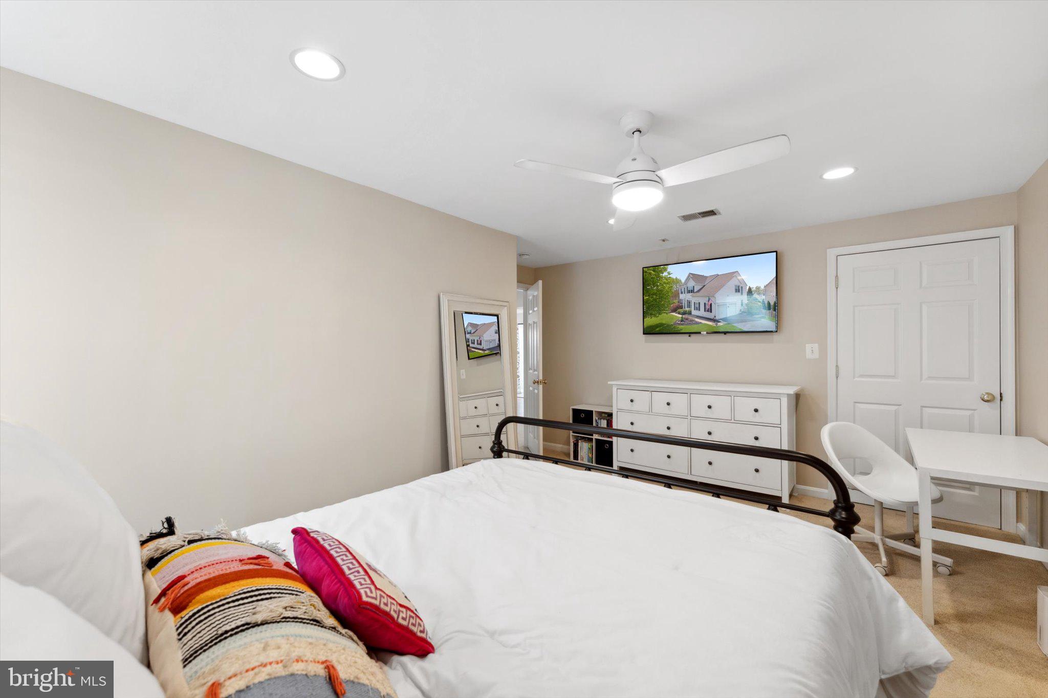 BRIDLEWOOD MANOR - Residential