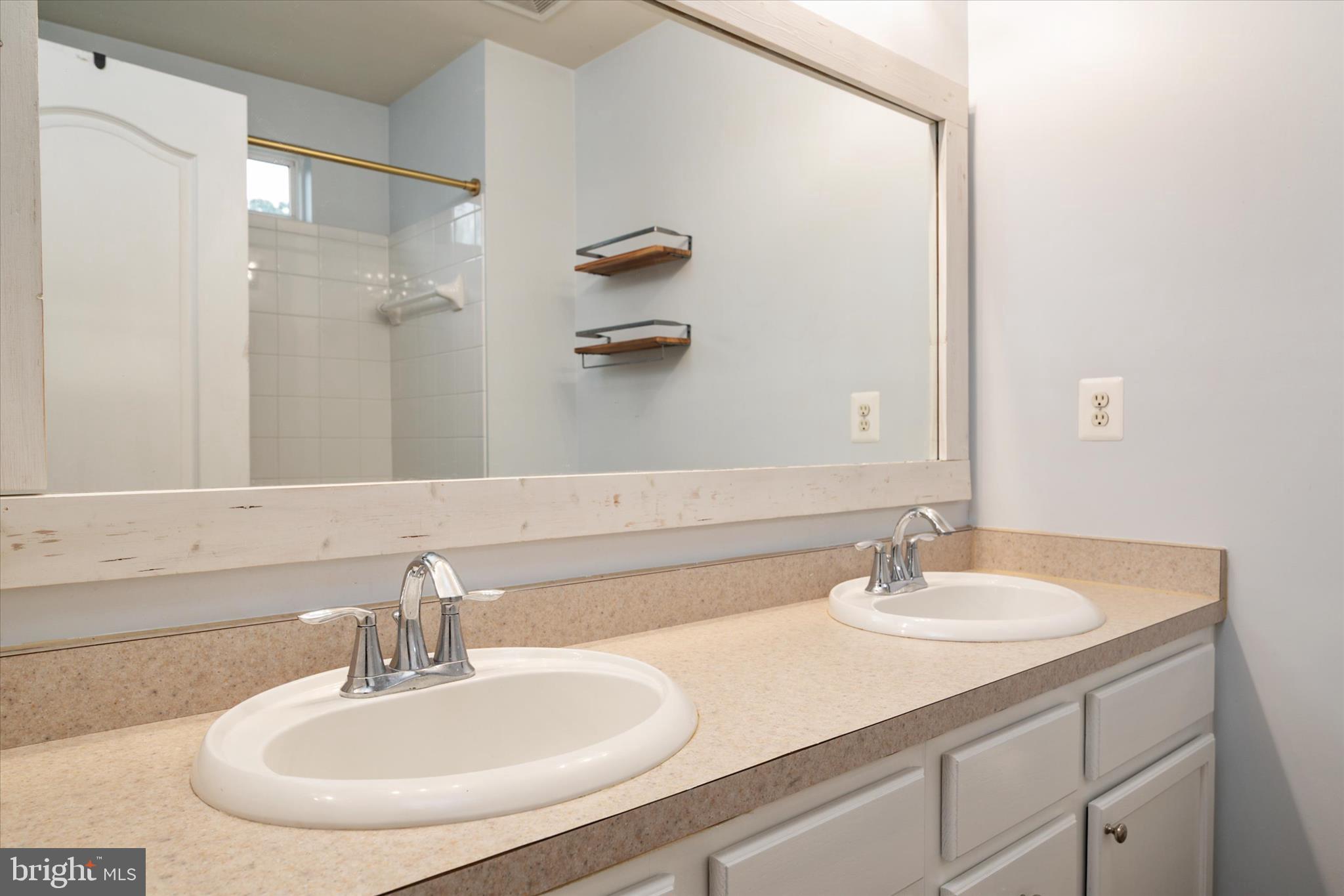 TANYARD SPRINGS - Residential