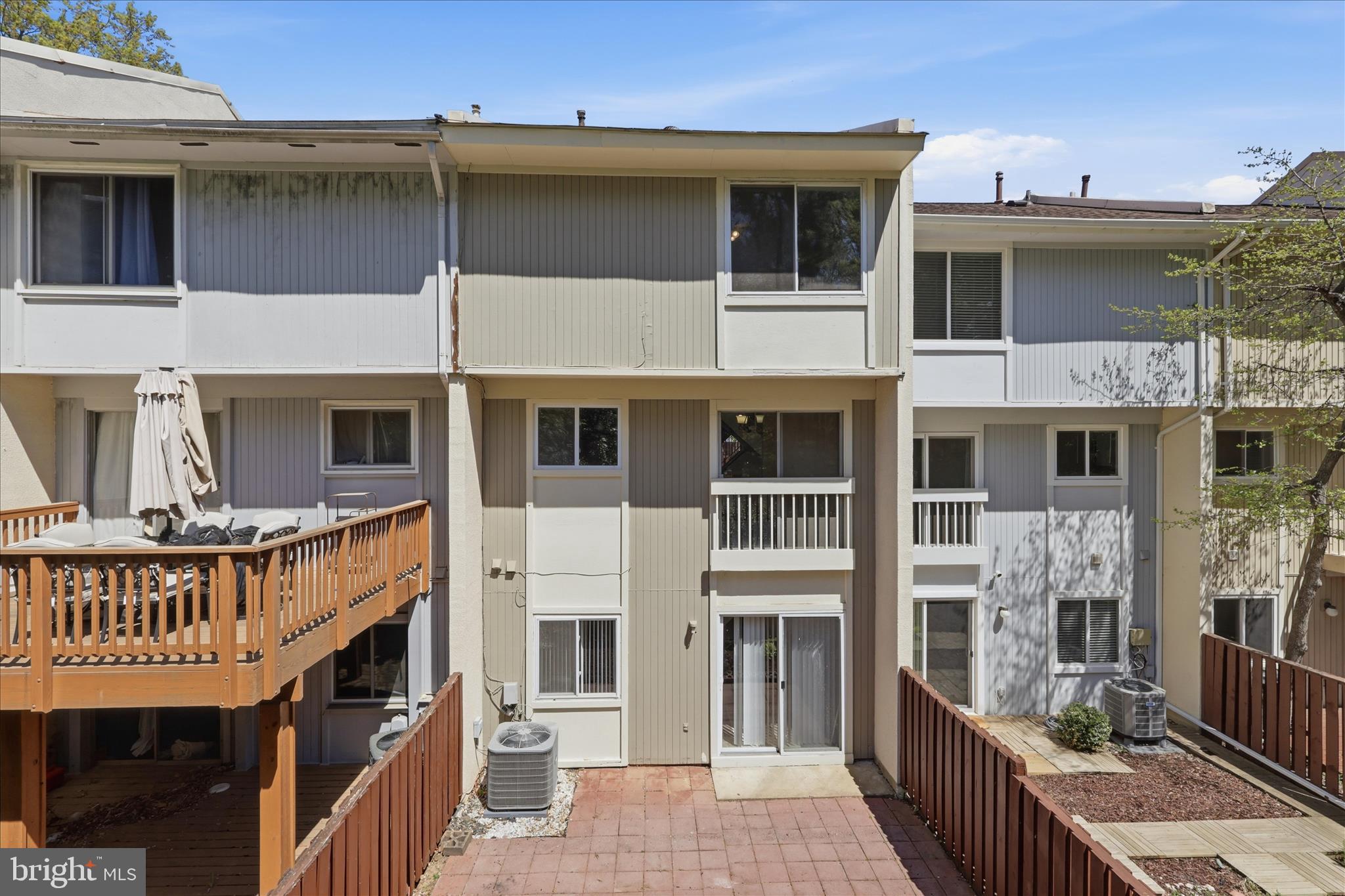 RESTON - Residential