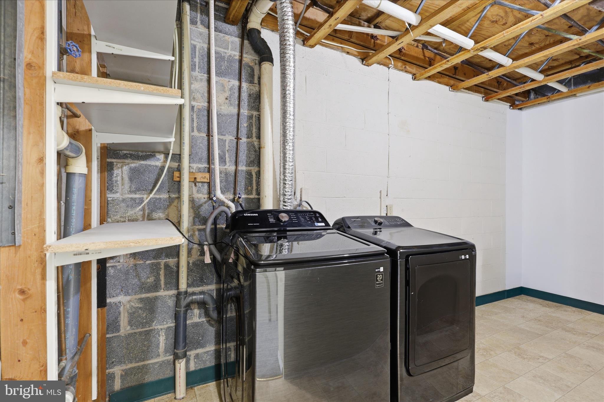 RESTON - Residential