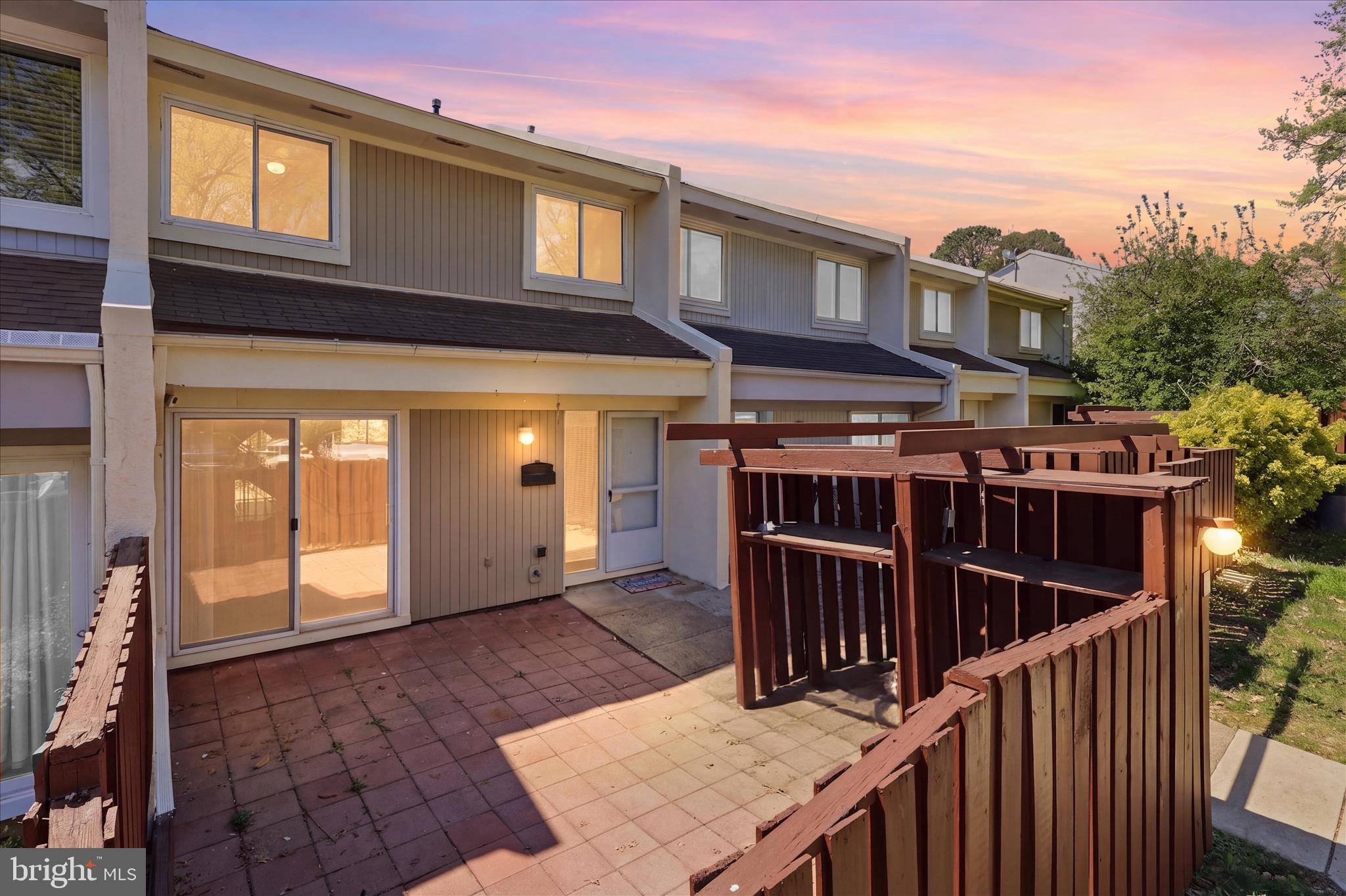 RESTON - Residential