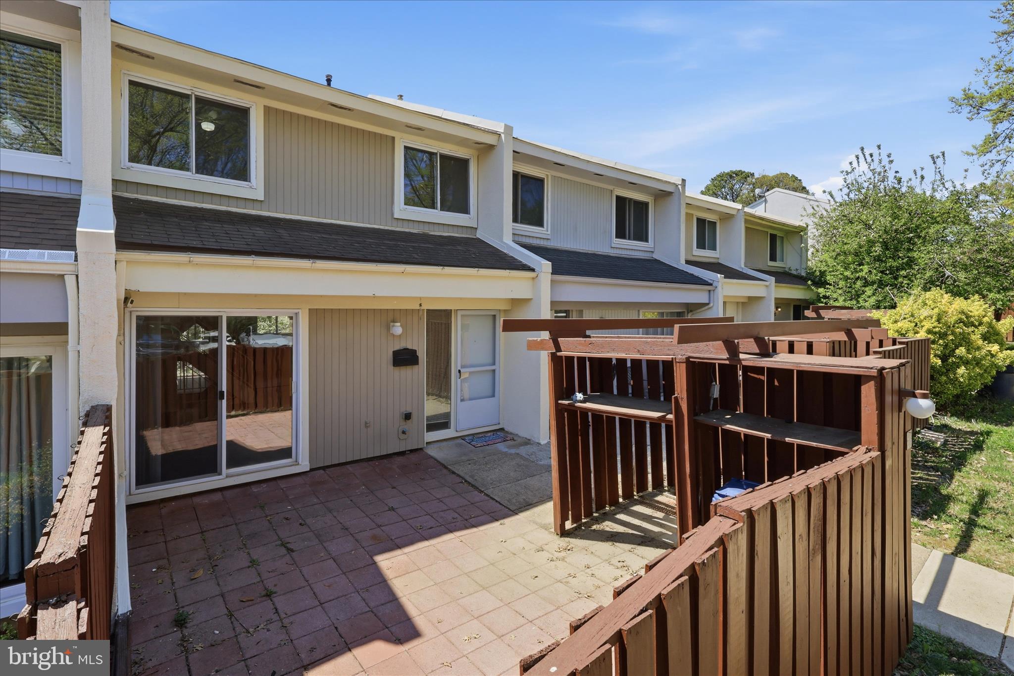 RESTON - Residential