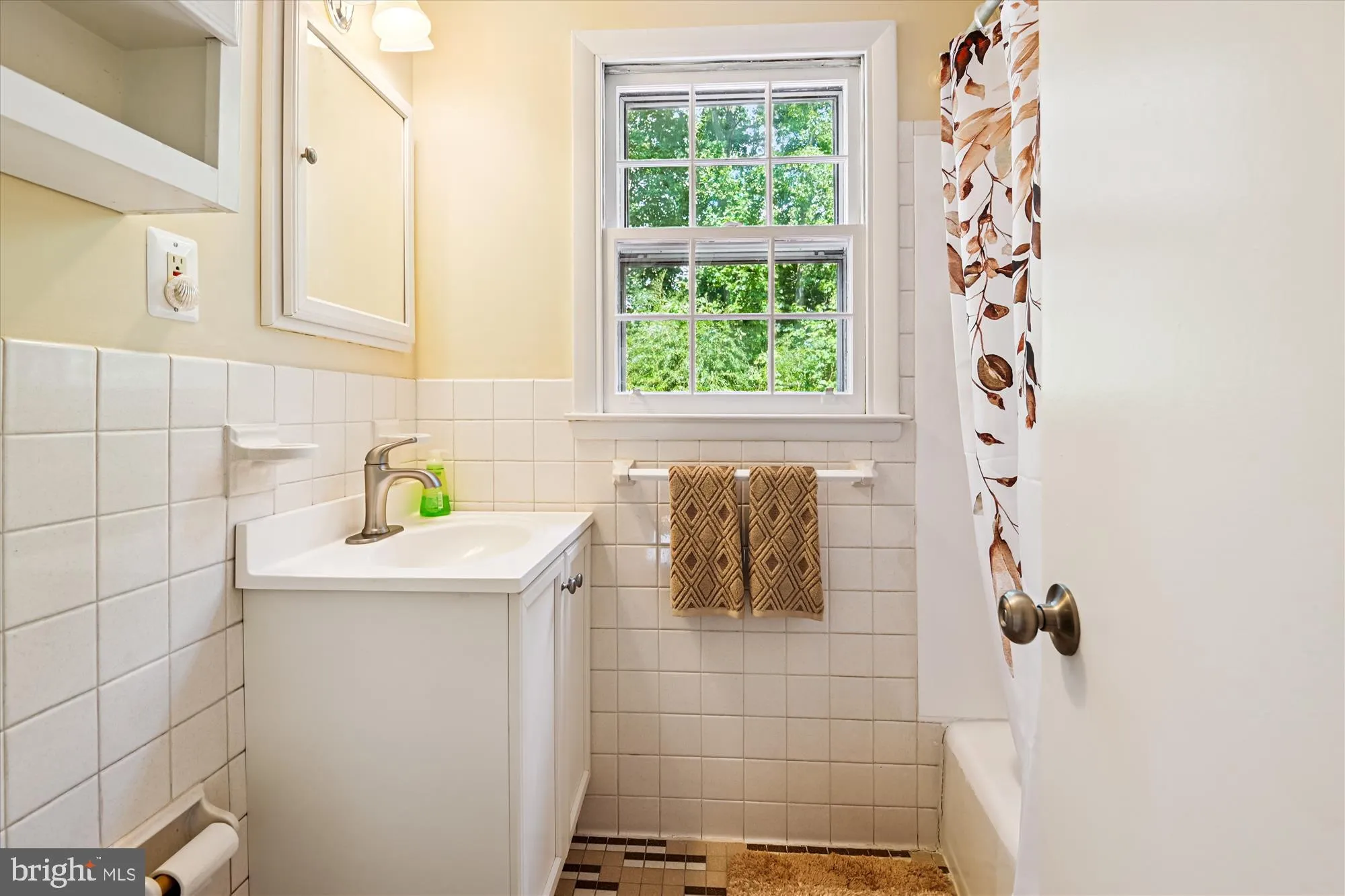 Annapolis, Maryland 21403, United States, 4 Bedrooms Bedrooms, ,2 BathroomsBathrooms,Residential,Pending,191913