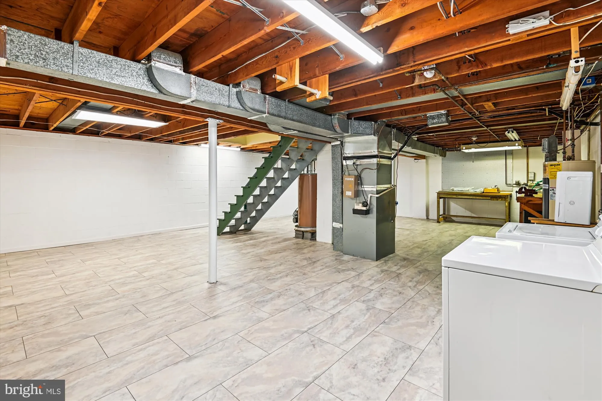 Annapolis, Maryland 21403, United States, 4 Bedrooms Bedrooms, ,2 BathroomsBathrooms,Residential,Pending,191913