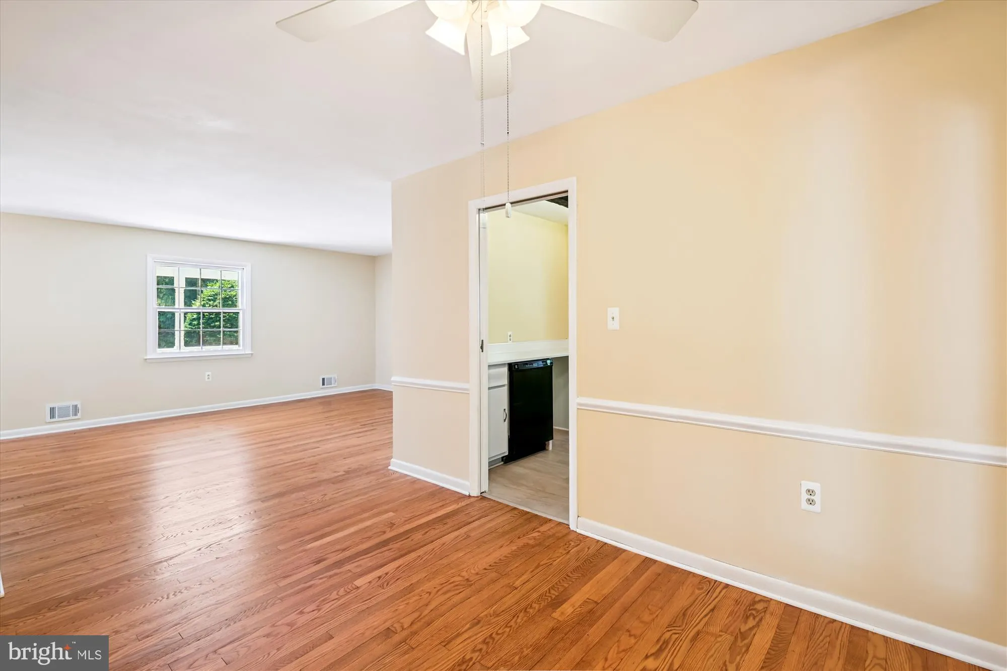 Annapolis, Maryland 21403, United States, 4 Bedrooms Bedrooms, ,2 BathroomsBathrooms,Residential,Pending,191913