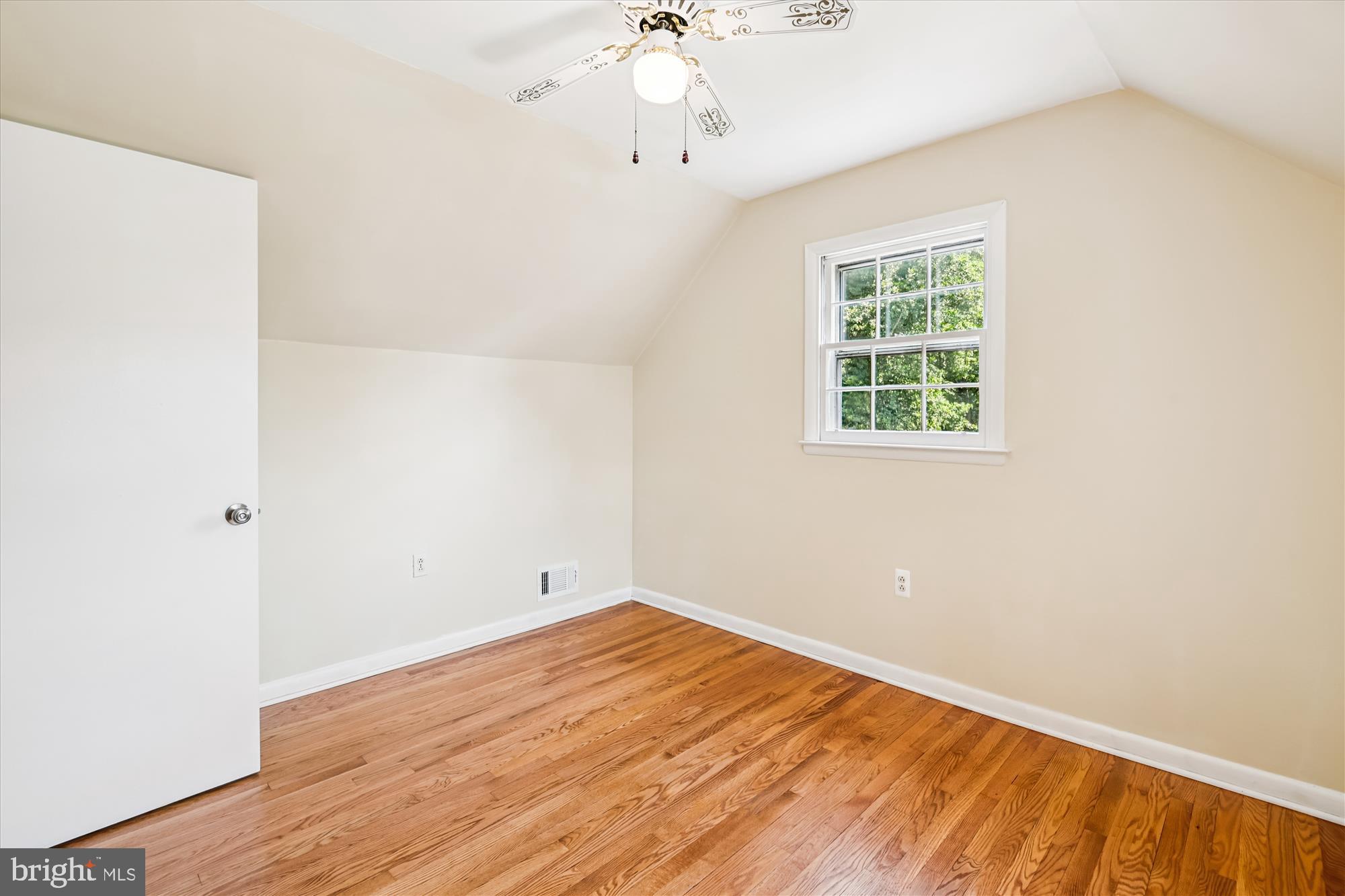 HILLSMERE SHORES - Residential