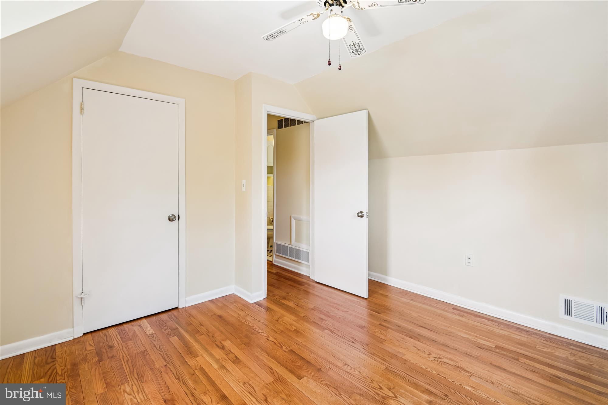 HILLSMERE SHORES - Residential