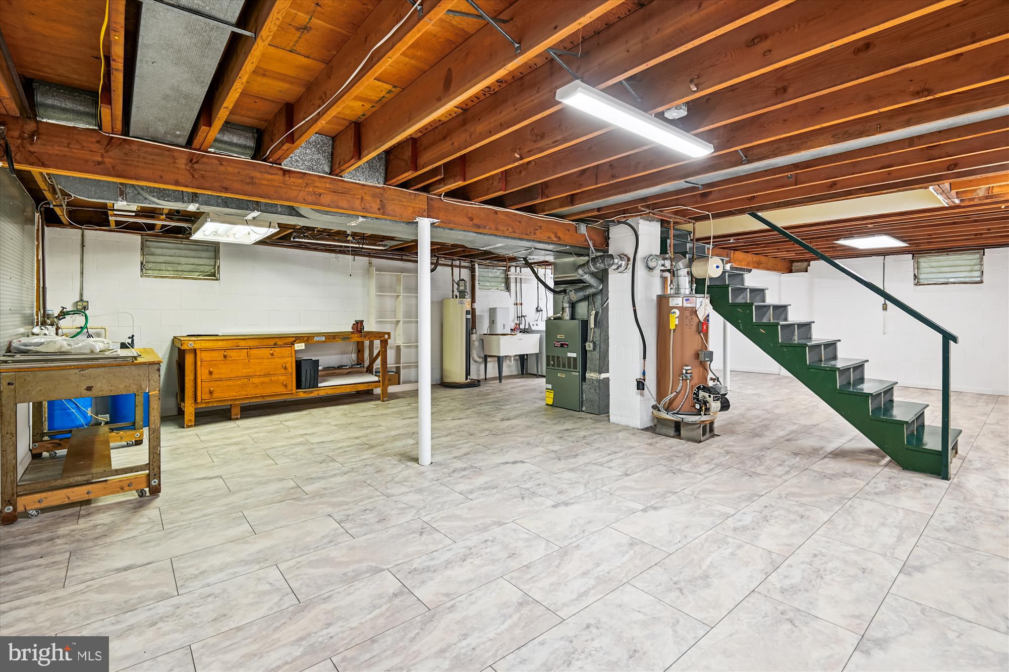 HILLSMERE SHORES - Residential