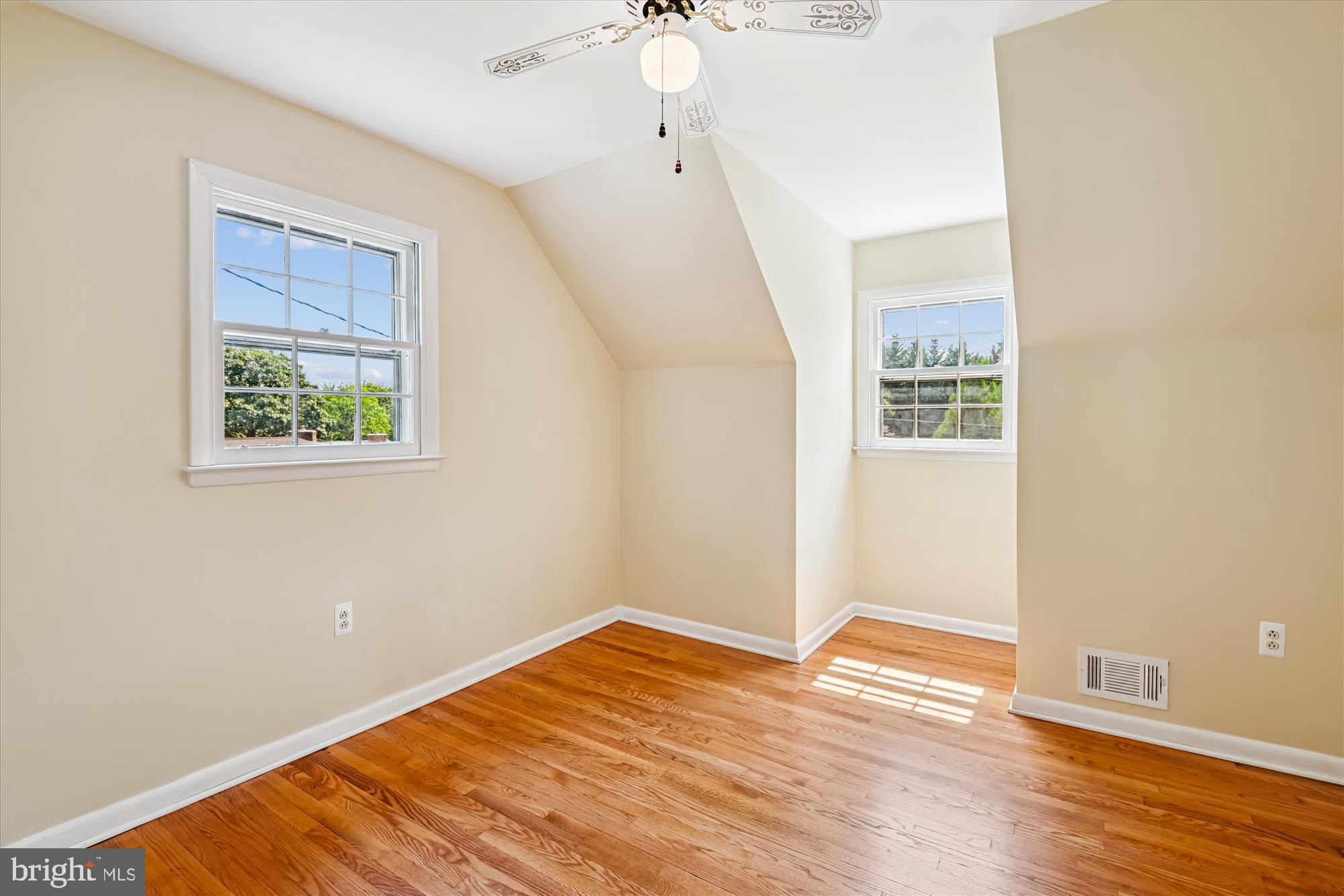 HILLSMERE SHORES - Residential