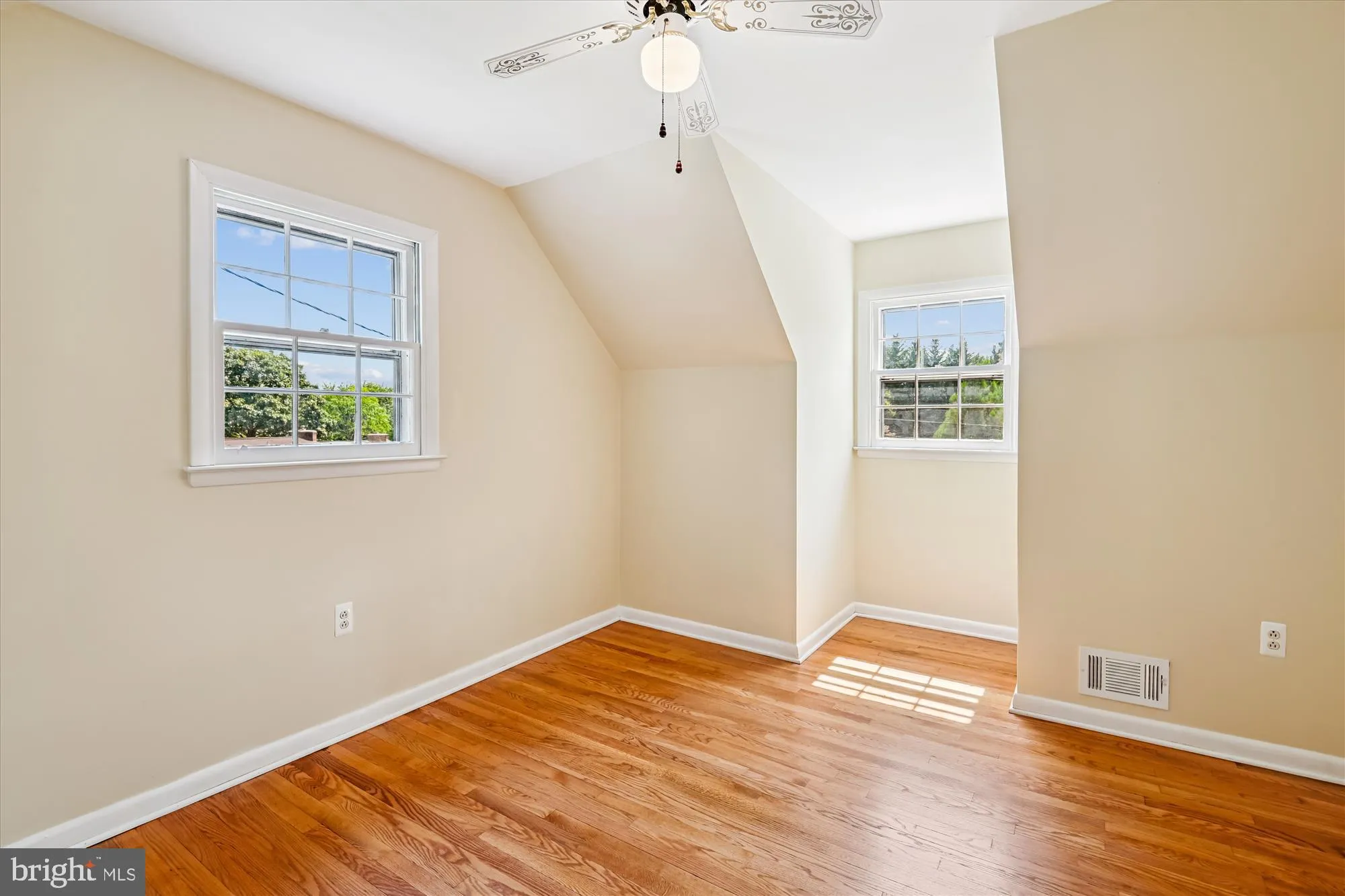 Annapolis, Maryland 21403, United States, 4 Bedrooms Bedrooms, ,2 BathroomsBathrooms,Residential,Pending,191913