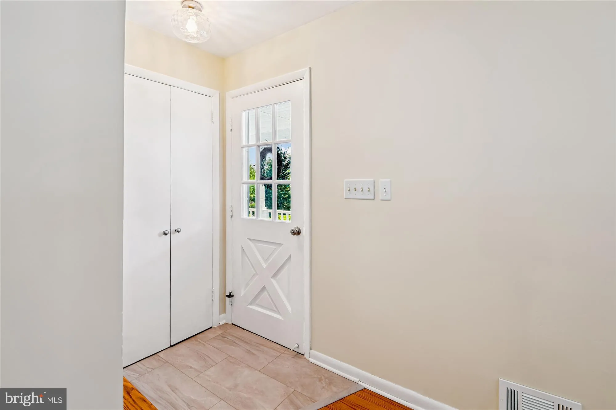 Annapolis, Maryland 21403, United States, 4 Bedrooms Bedrooms, ,2 BathroomsBathrooms,Residential,Pending,191913