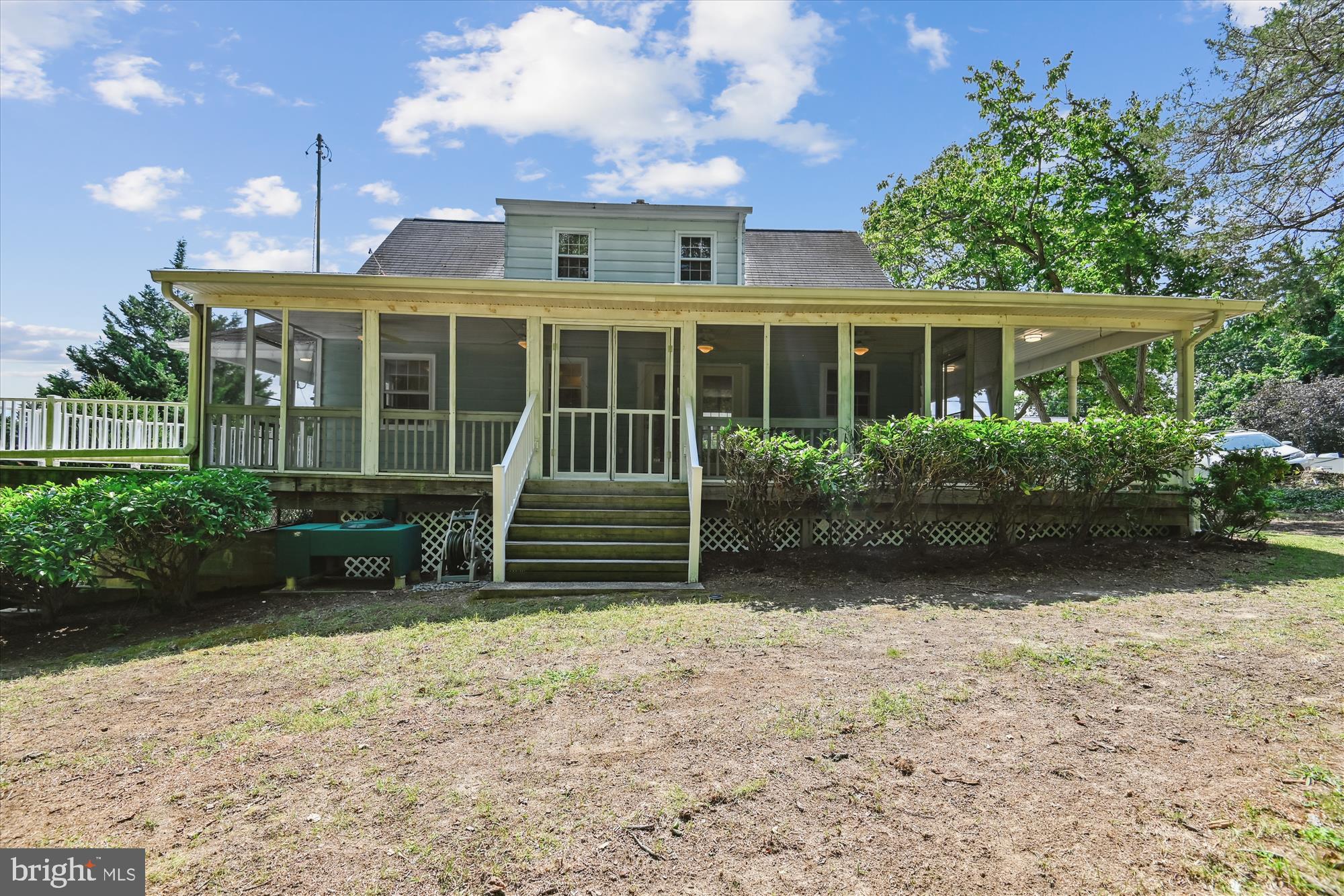 HILLSMERE SHORES - Residential