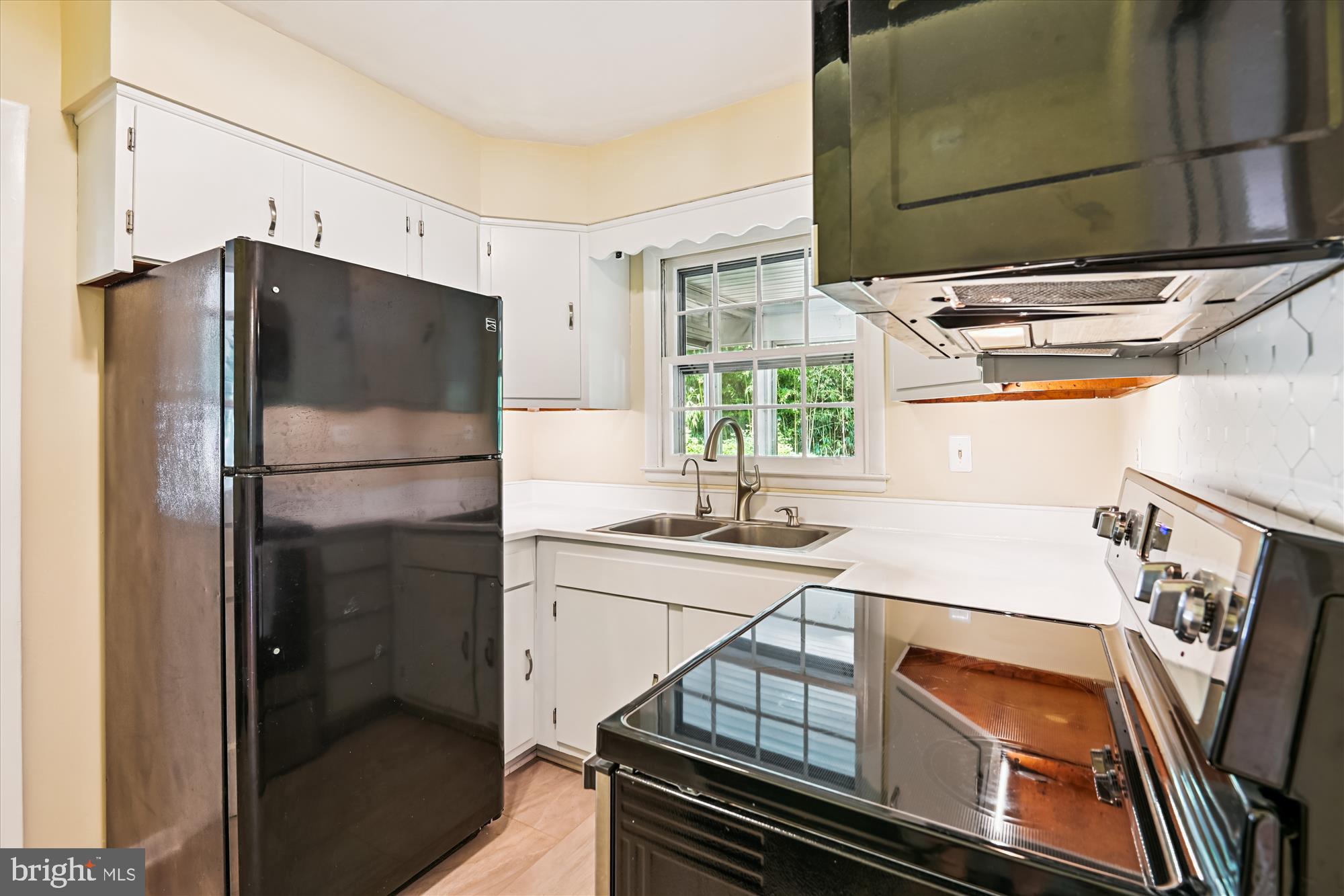 HILLSMERE SHORES - Residential