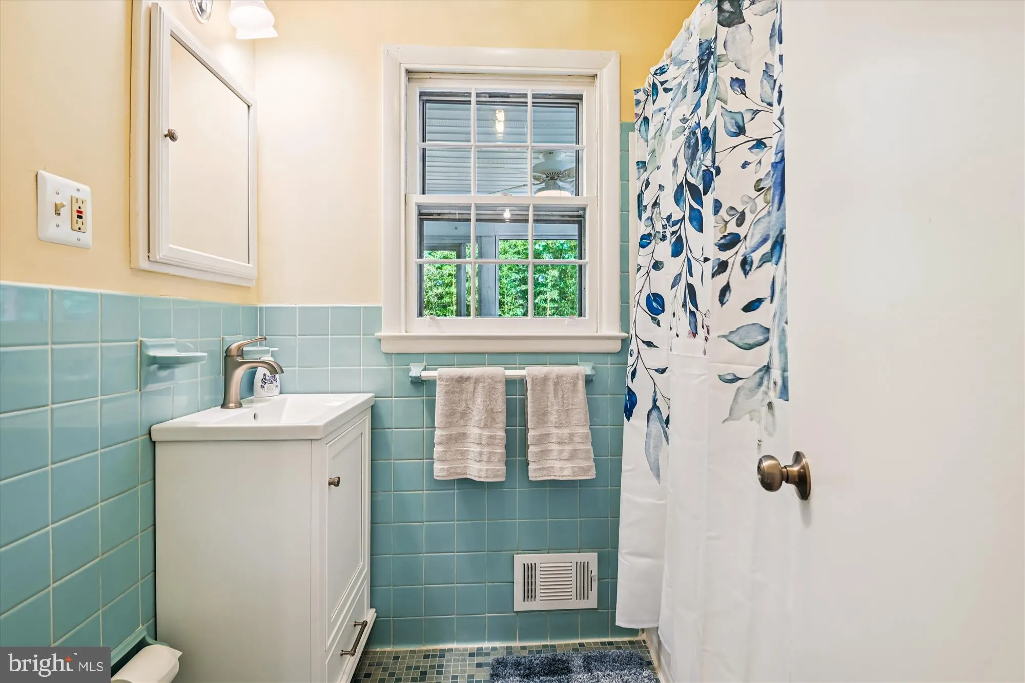 Annapolis, Maryland 21403, United States, 4 Bedrooms Bedrooms, ,2 BathroomsBathrooms,Residential,Pending,191913