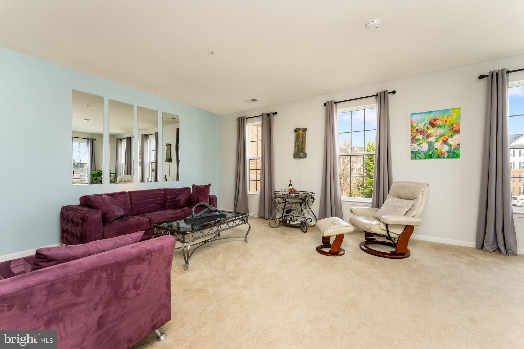 LEE SQUARE - Residential