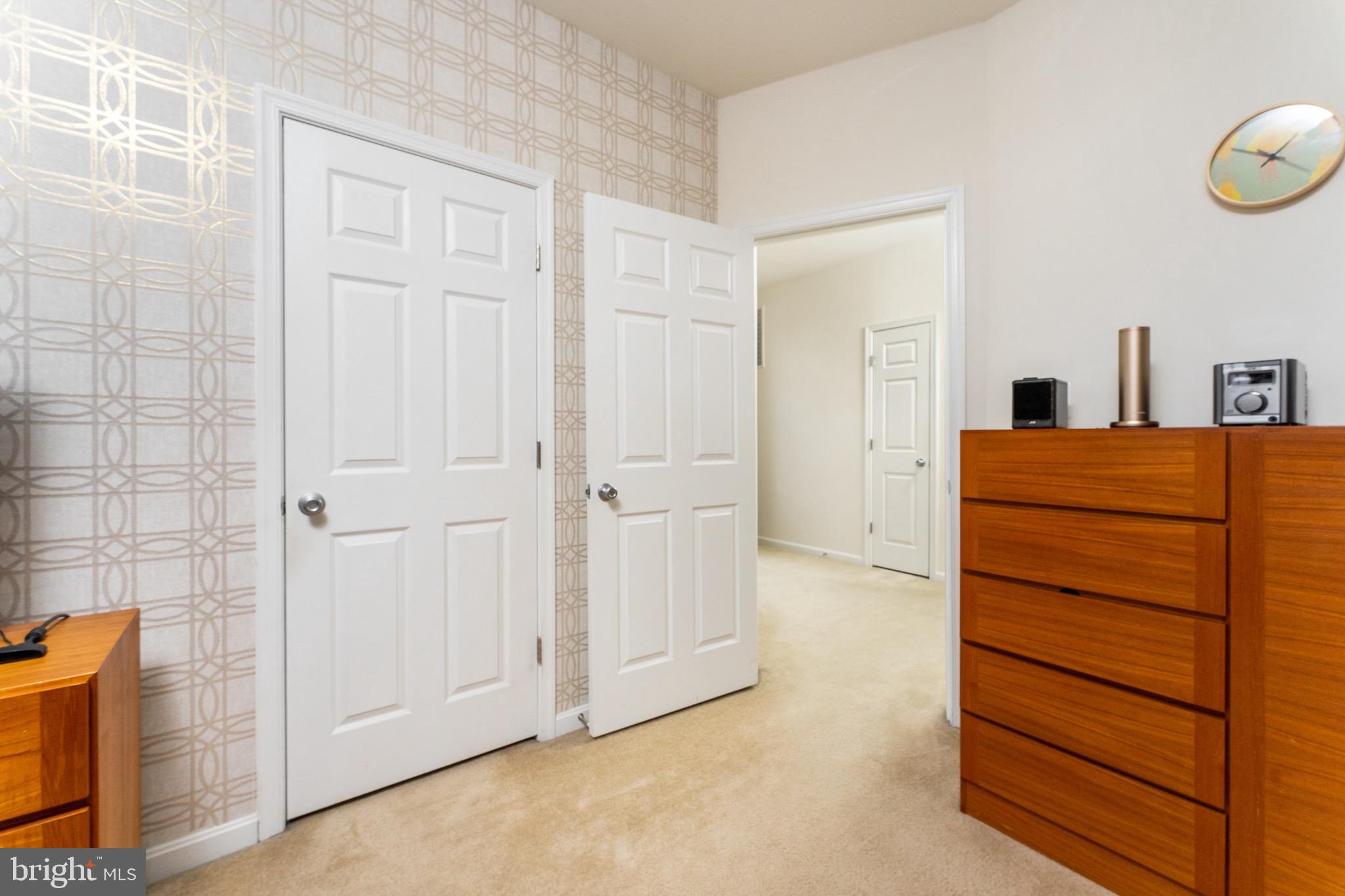 LEE SQUARE - Residential