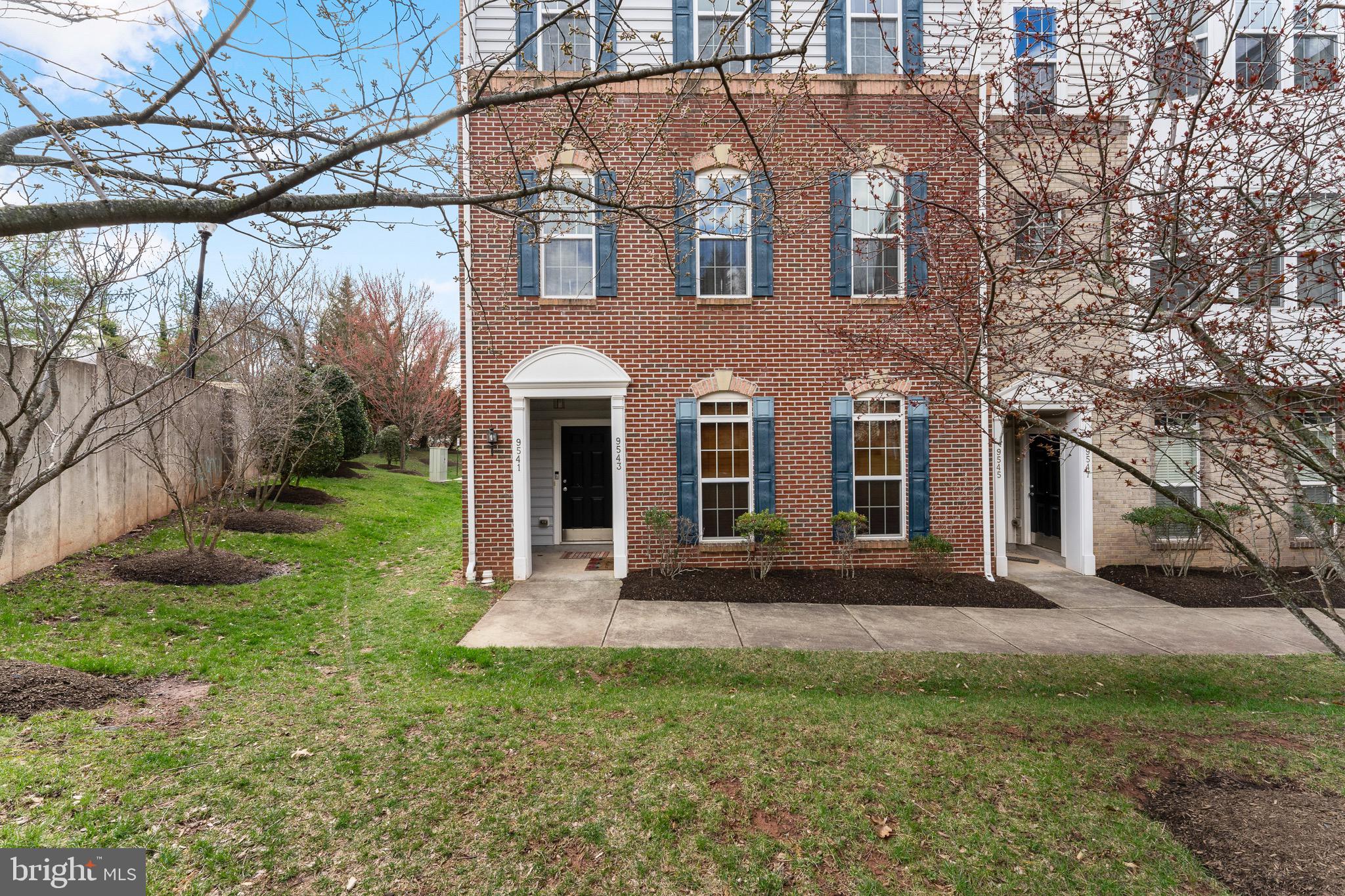 LEE SQUARE - Residential