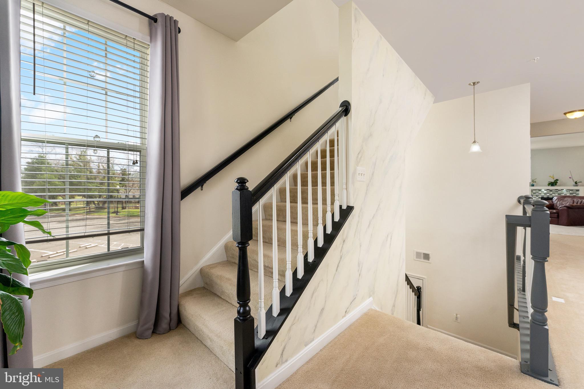 LEE SQUARE - Residential