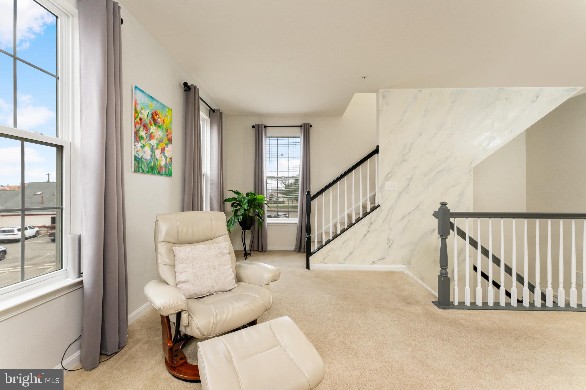 LEE SQUARE - Residential