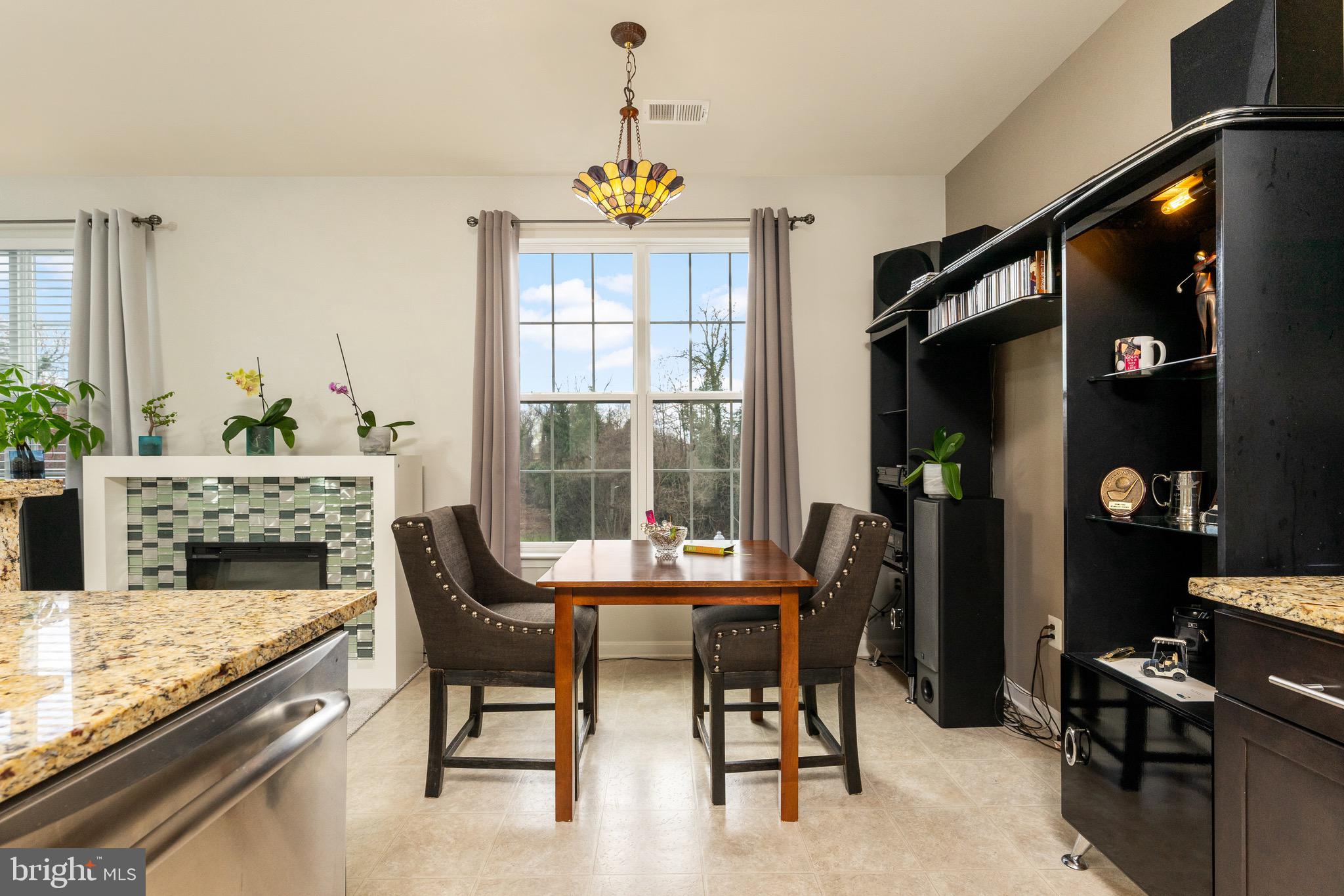 LEE SQUARE - Residential