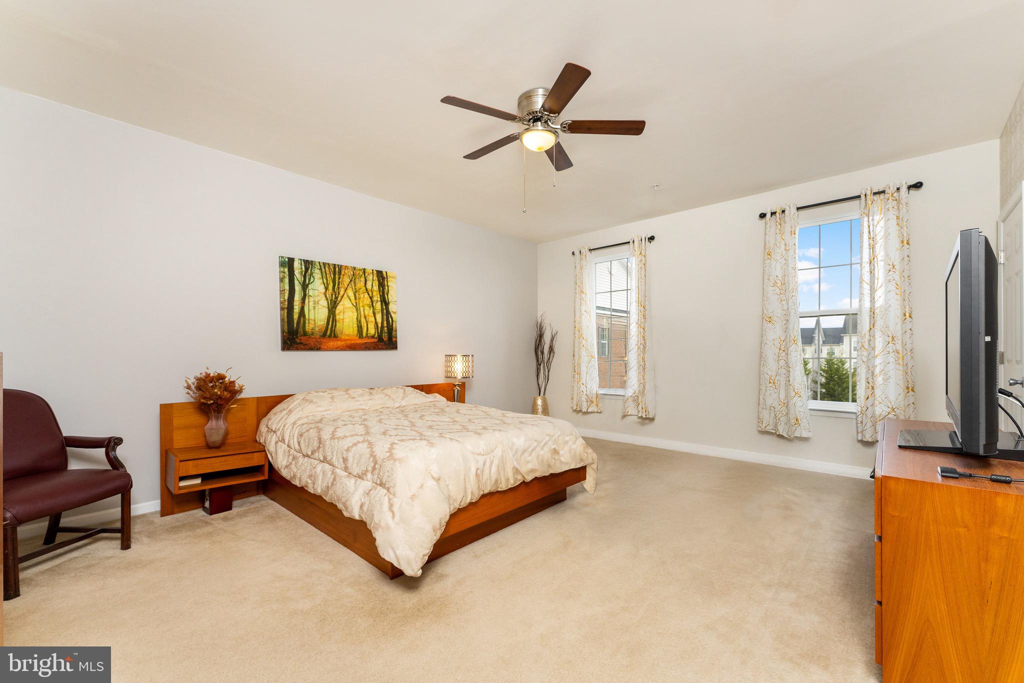 LEE SQUARE - Residential