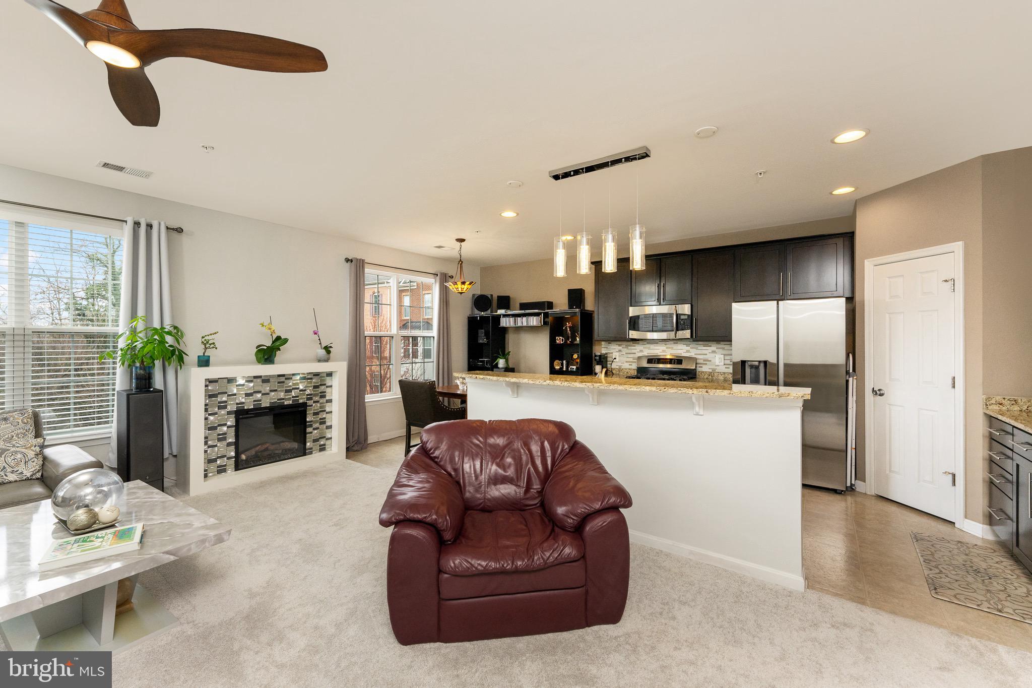 LEE SQUARE - Residential