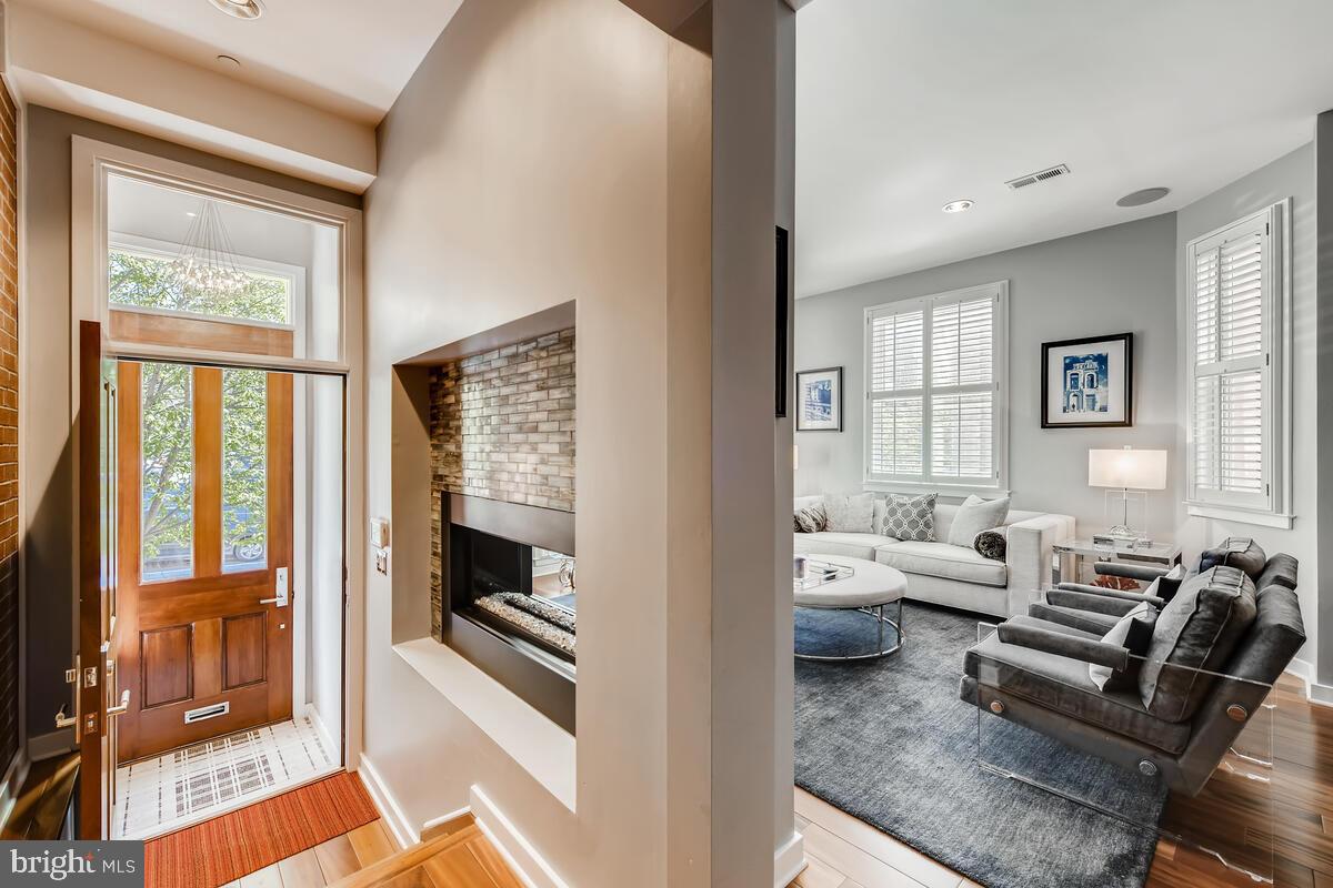 MOUNT VERNON PLACE HISTORIC DISTRICT - Residential