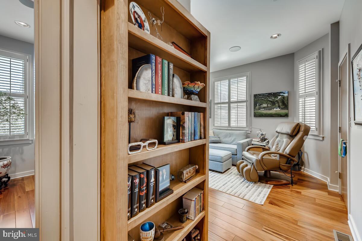 MOUNT VERNON PLACE HISTORIC DISTRICT - Residential