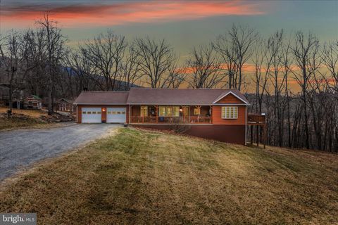 1636 ECKERD LANE BERKELEY SPRINGS WV 25411