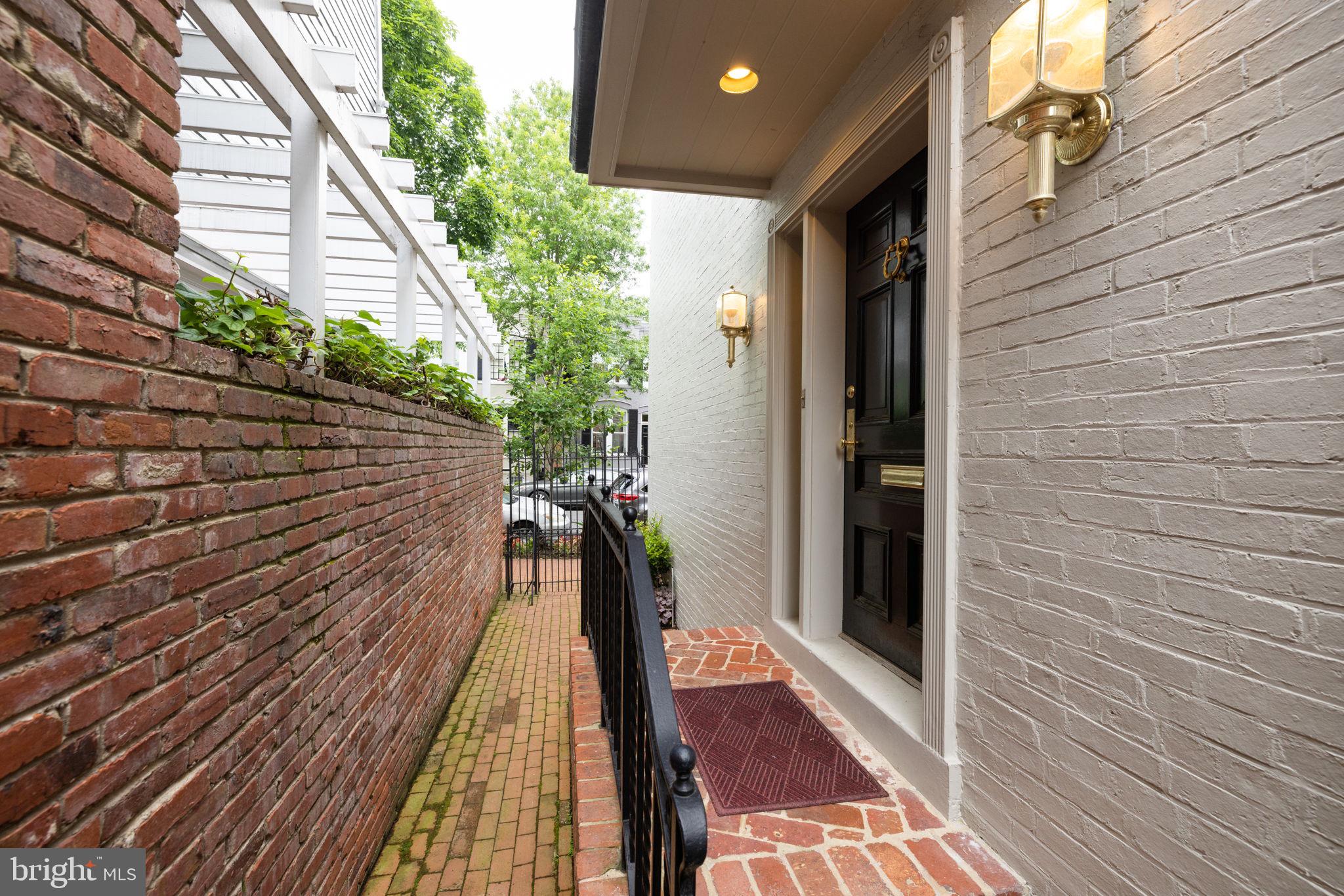 GEORGETOWN - Residential