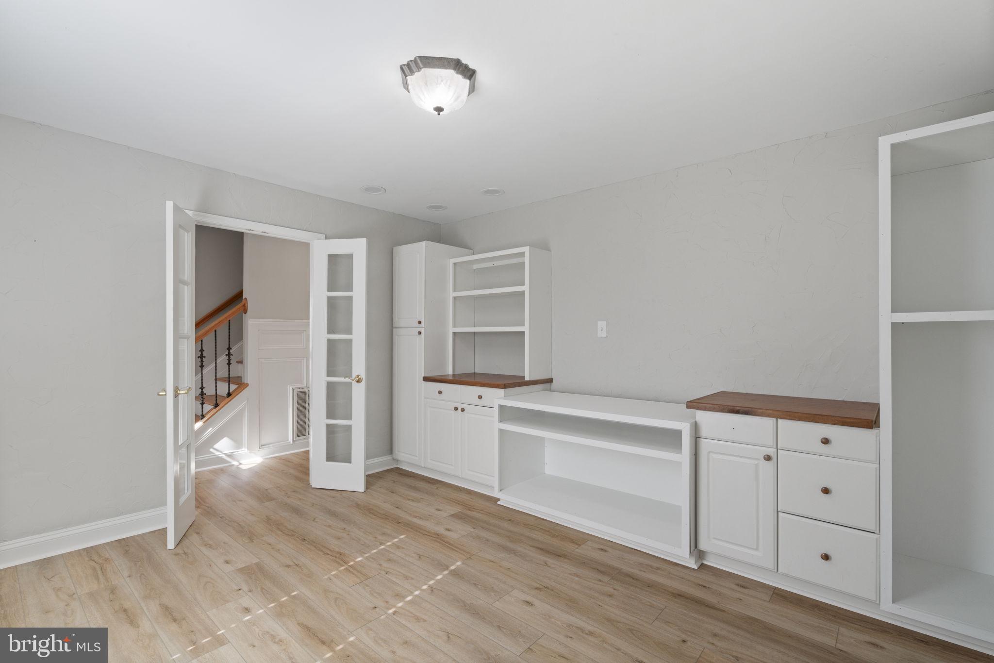 WOODSIDE - Residential Income