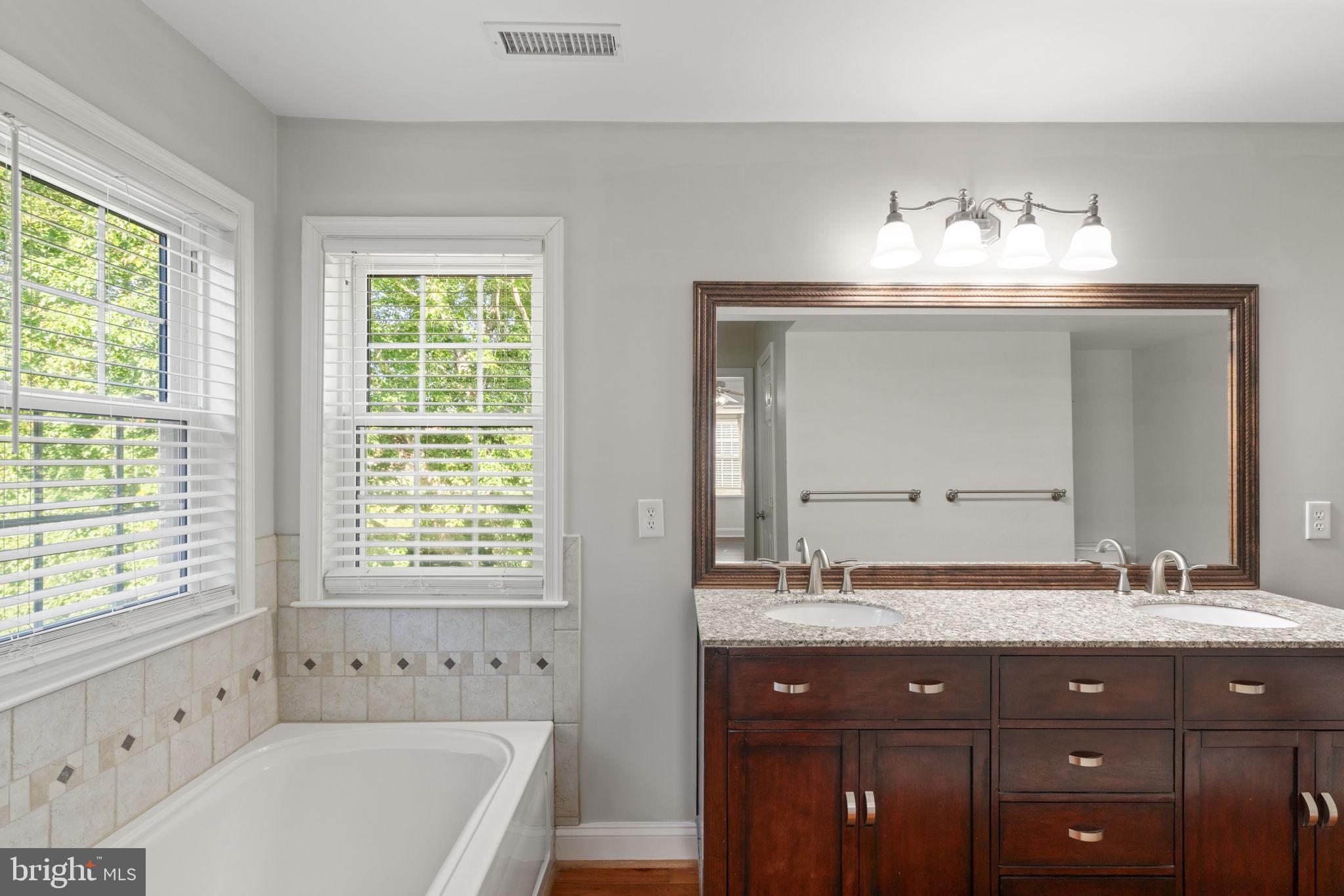 WOODSIDE - Residential Income