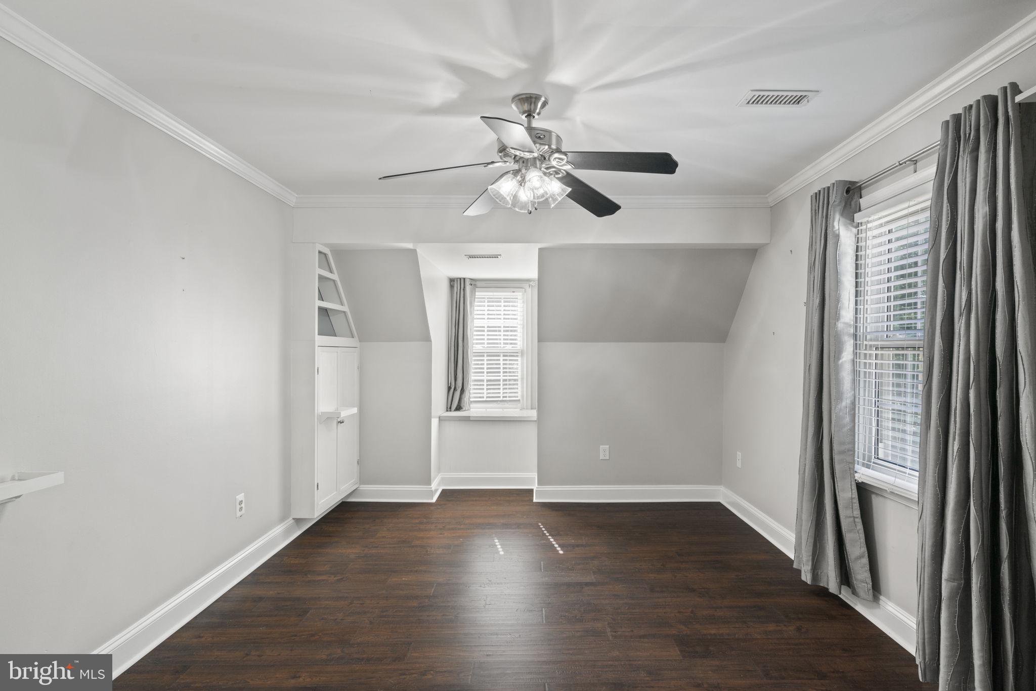 WOODSIDE - Residential Income