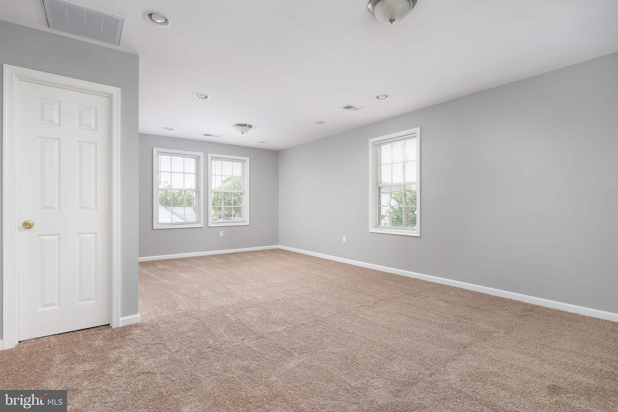 SOUTHGATE - Residential Lease