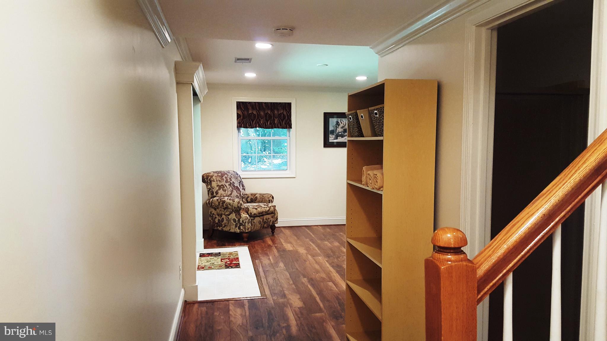 ALGONQUIN HILLS - Residential