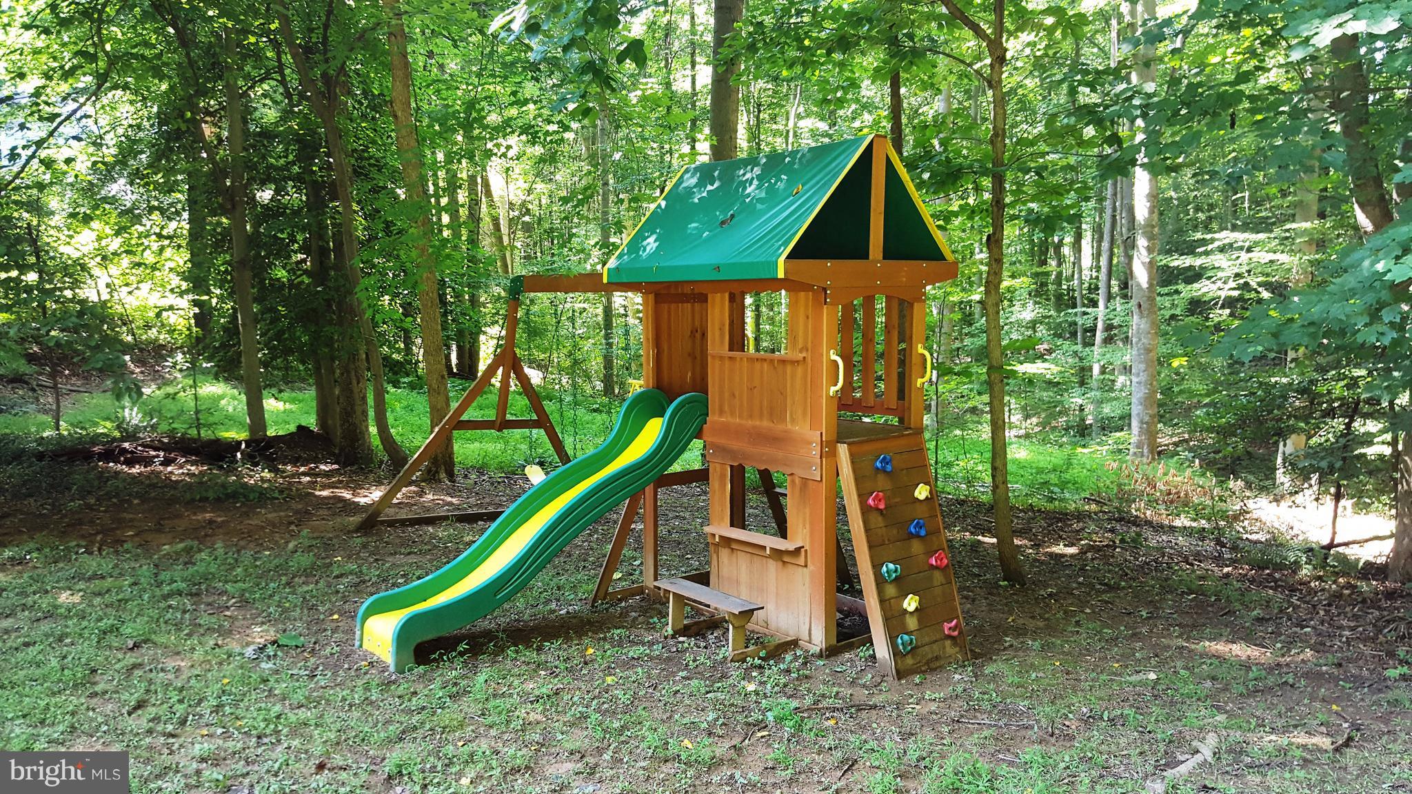 ALGONQUIN HILLS - Residential